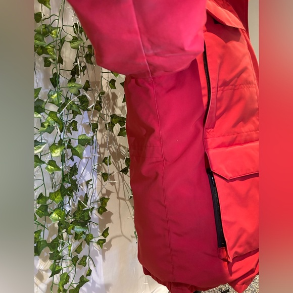 Women’s Canada Goose Expedition Parka - Picture 15 of 16